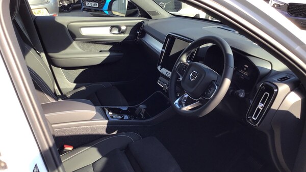 Used Volvo XC40 2025 for sale - 76239277: Photo 4