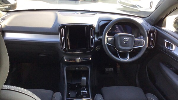 Used Volvo XC40 2025 for sale - 76239277: Photo 5
