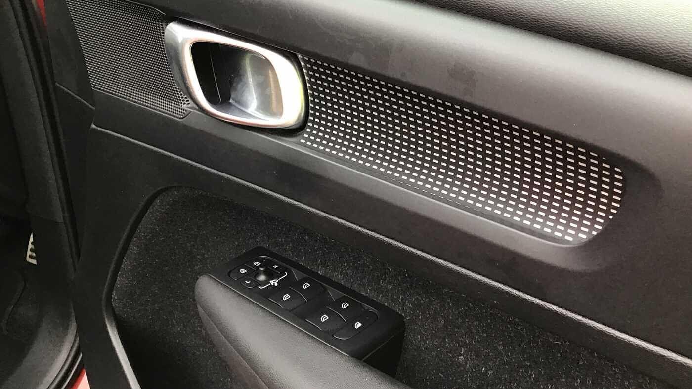 Used Volvo XC40 for sale - 76727890: Photo 34