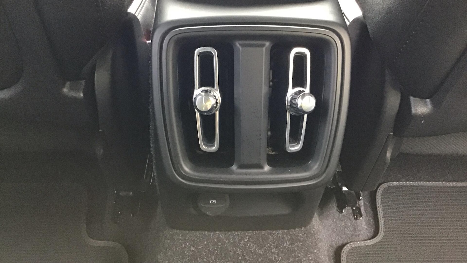 Used Volvo XC40 for sale - 76727890: Photo 40