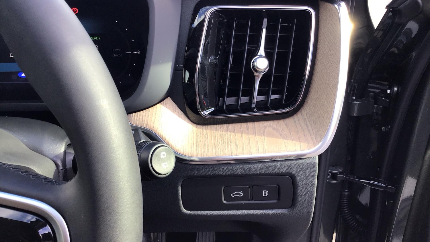 Used Volvo XC60 2025 for sale - 77119716: Photo 33