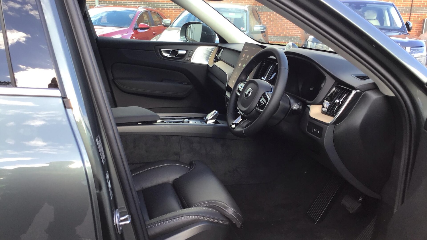 Used Volvo XC60 2025 for sale - 77119716: Photo 4