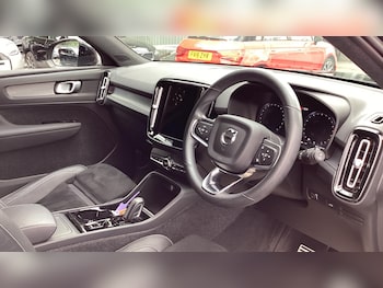 Used Volvo XC40 2022 for sale - 75166451: Photo