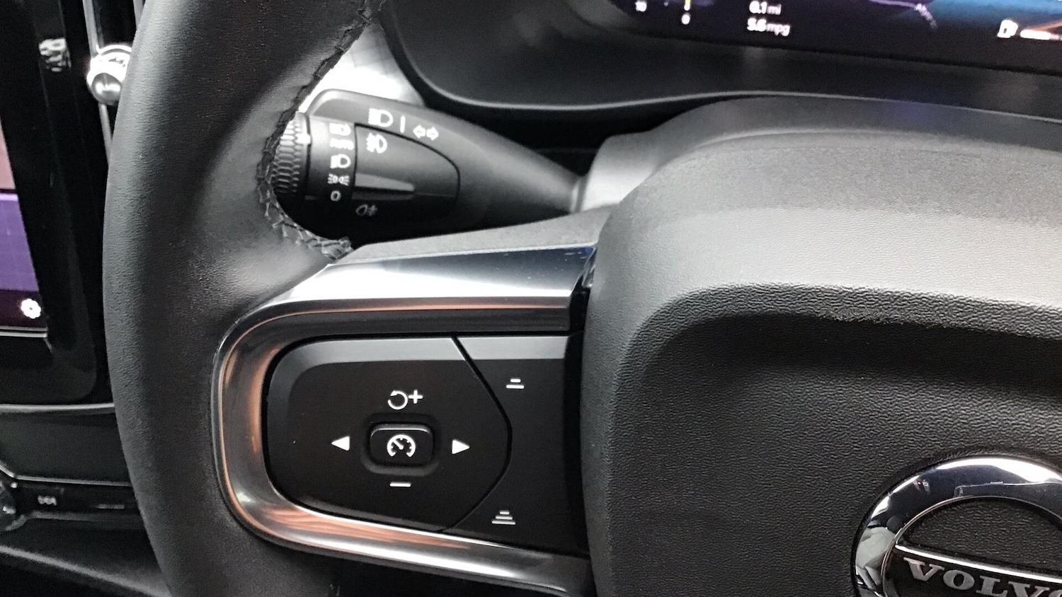 Used Volvo XC40 2023 for sale - 76657706: Photo 22