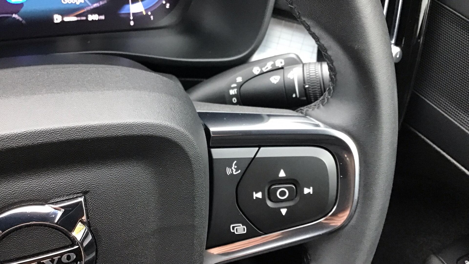 Used Volvo XC40 2023 for sale - 76657706: Photo 23