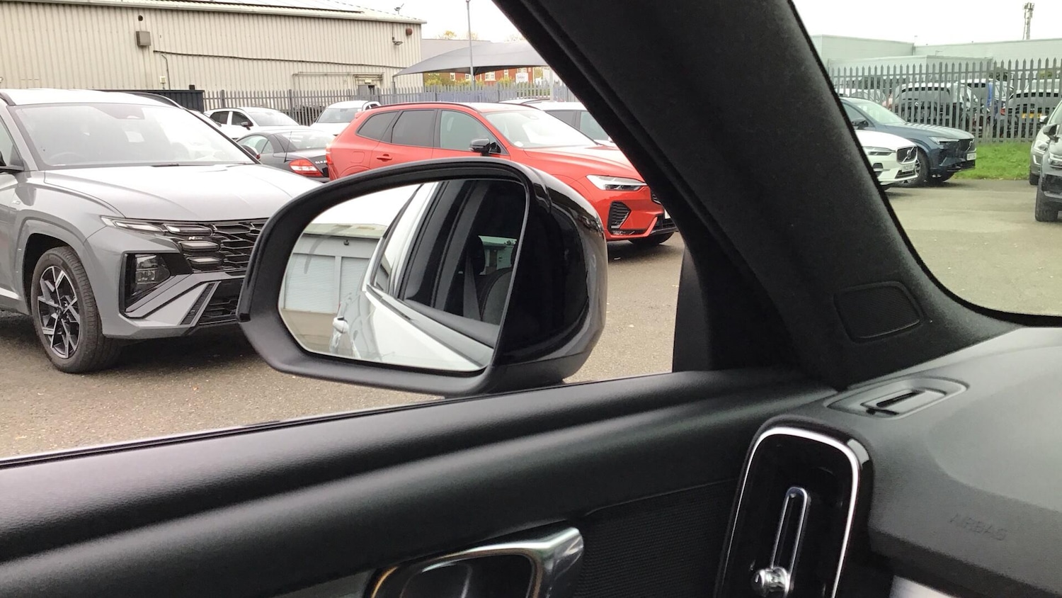 Used Volvo XC40 2023 for sale - 76657706: Photo 29