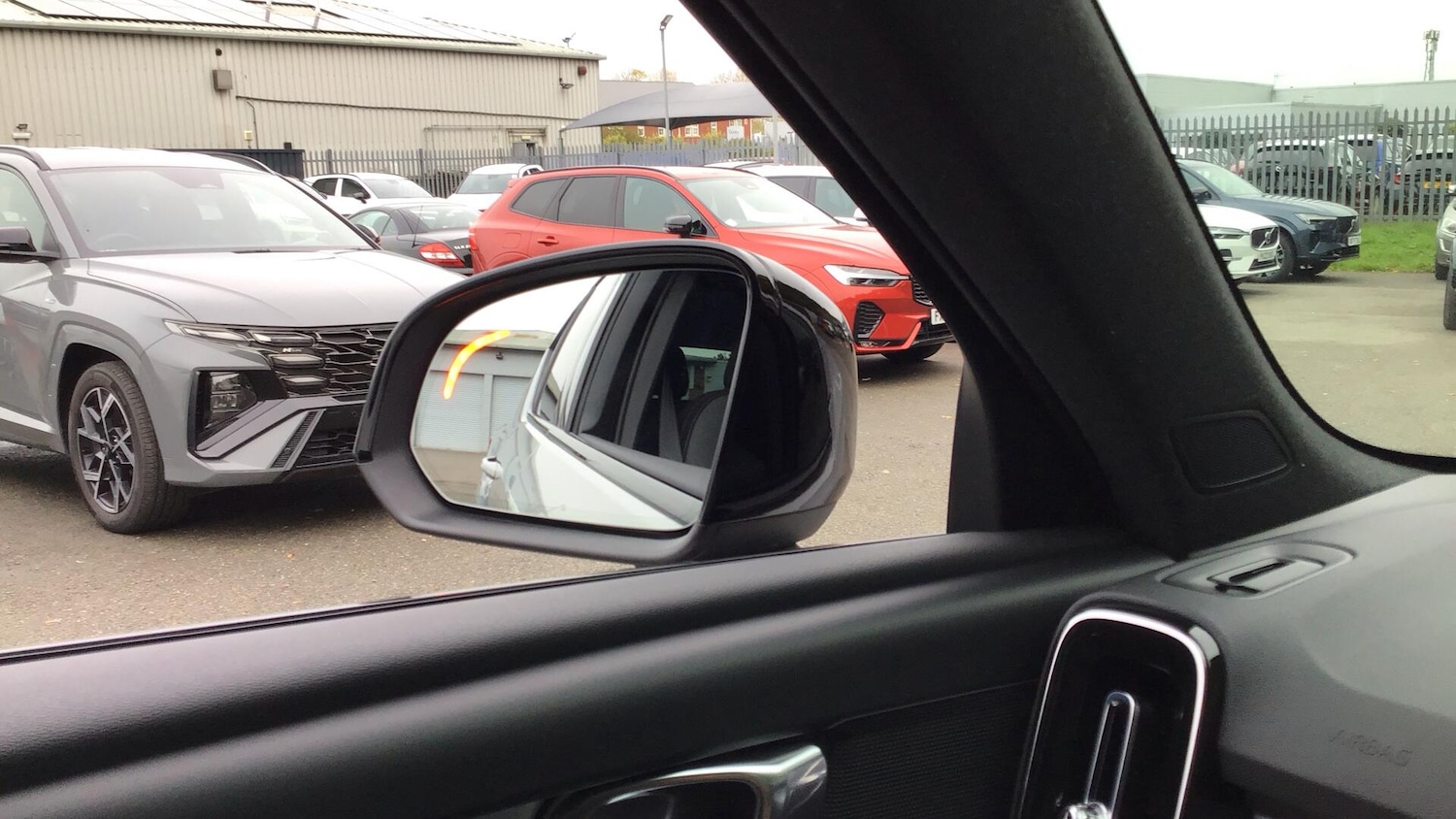 Used Volvo XC40 2023 for sale - 76657706: Photo 30