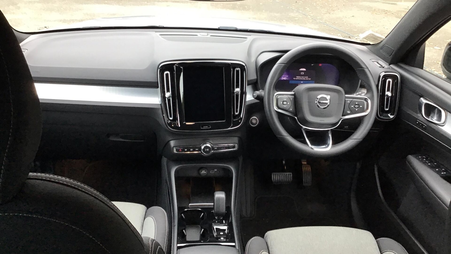 Used Volvo XC40 2023 for sale - 76657706: Photo 5