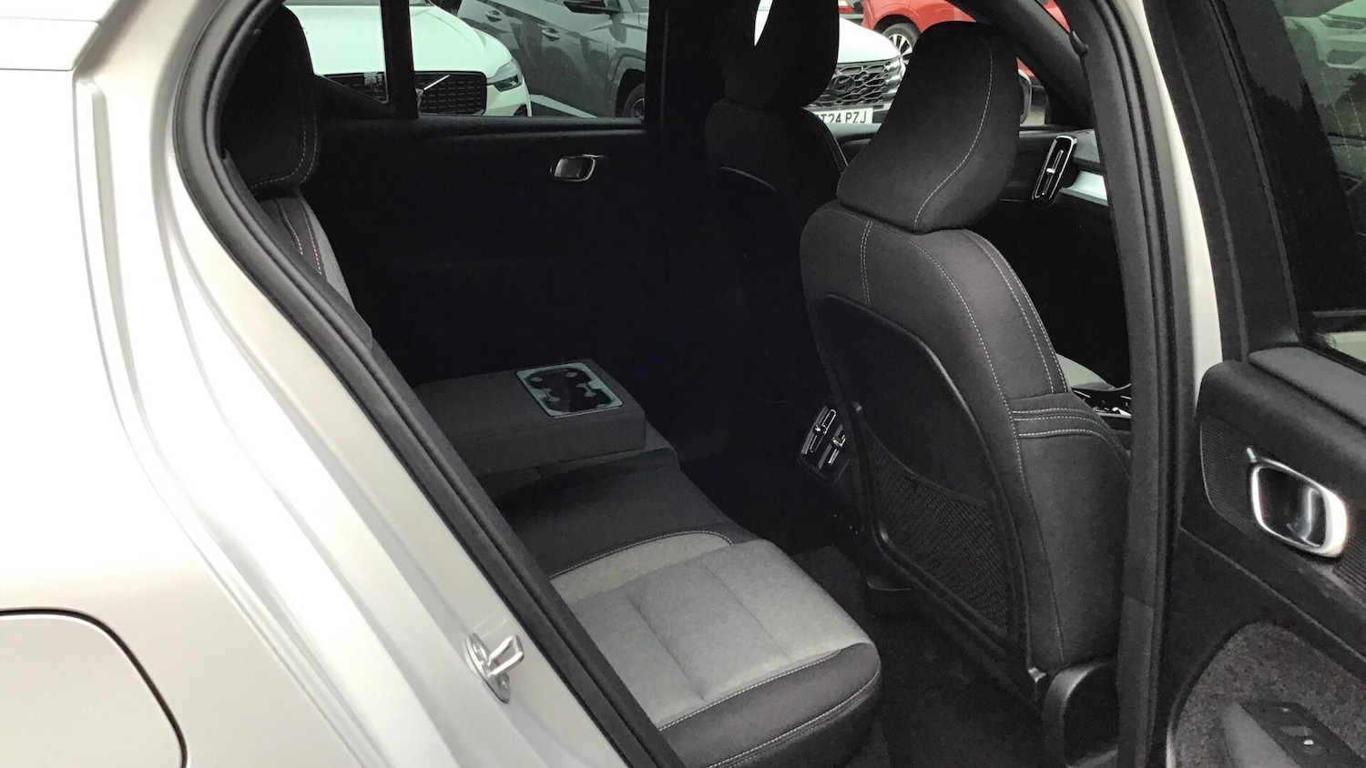 Used Volvo XC40 2023 for sale - 76657706: Photo 6