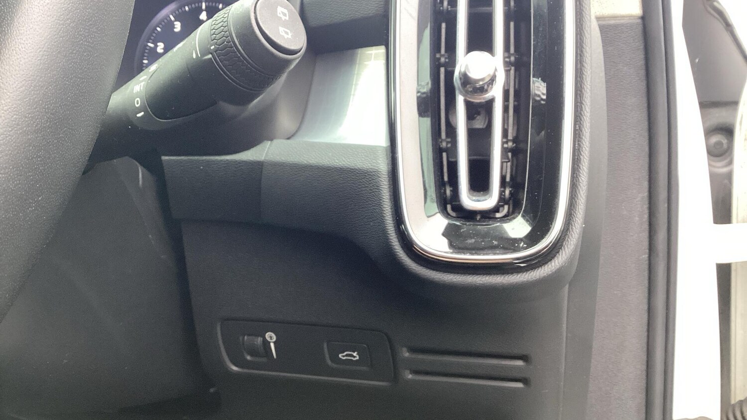 Used Volvo XC40 2020 for sale - 77440035: Photo 31