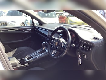 Used Porsche Macan 2020 for sale - 79475557: Photo