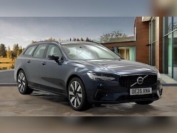 (25) - Plus, T6 AWD Plug-in hybrid, Electric/Petrol, Dark 5-Door