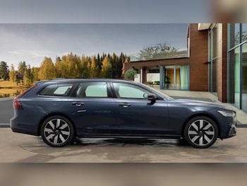 Used Volvo V90 2025 for sale - 76801358: Photo