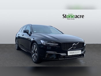 2024 (74) - Plus, T6 AWD Plug-in hybrid, Electric/Petrol, Dark 5-Door