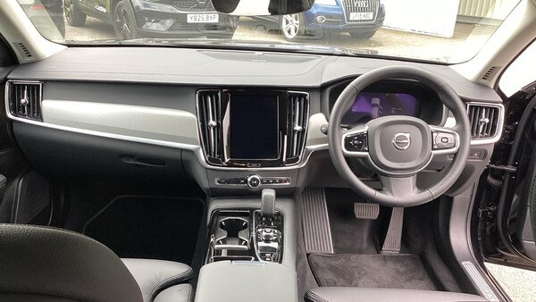 Used Volvo V90 2024 for sale - 75622951: Photo 5