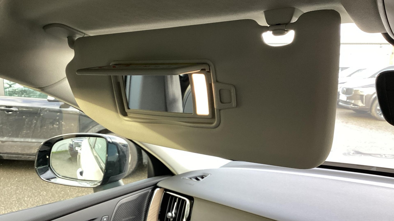 Used Volvo XC60 for sale - 77625632: Photo 31