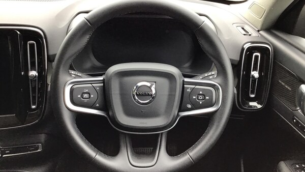 Used Volvo XC40 2025 for sale - 76239852: Photo 10