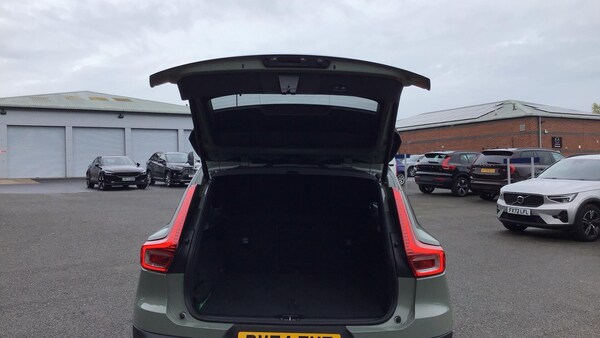 Used Volvo XC40 2025 for sale - 76239852: Photo 13