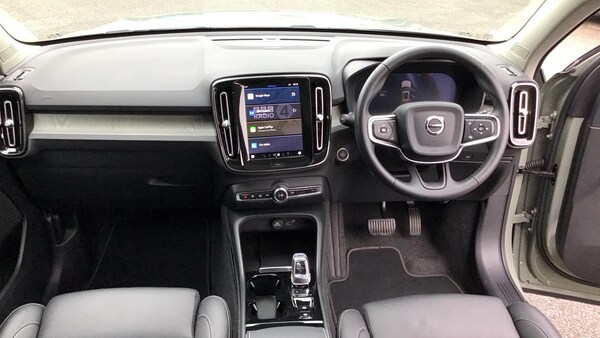 Used Volvo XC40 2025 for sale - 76239852: Photo 5