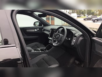 Used Volvo XC40 2024 for sale - 76306989: Photo 4