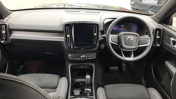 Used Volvo XC40 2024 for sale - 76306989: Photo 5