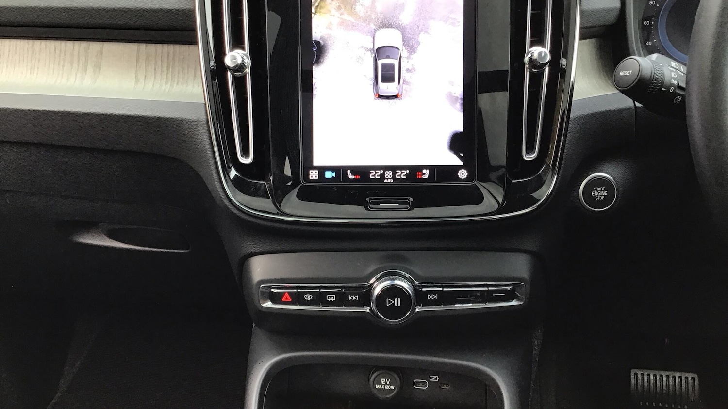 Used Volvo XC40 2024 for sale - 76620564: Photo 17