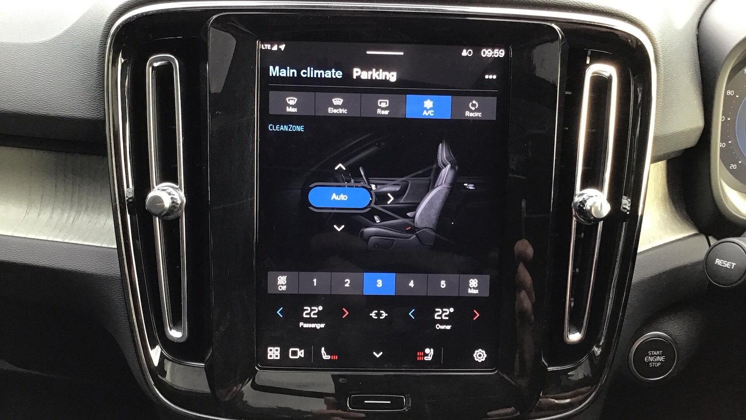 Used Volvo XC40 2024 for sale - 76620564: Photo 22