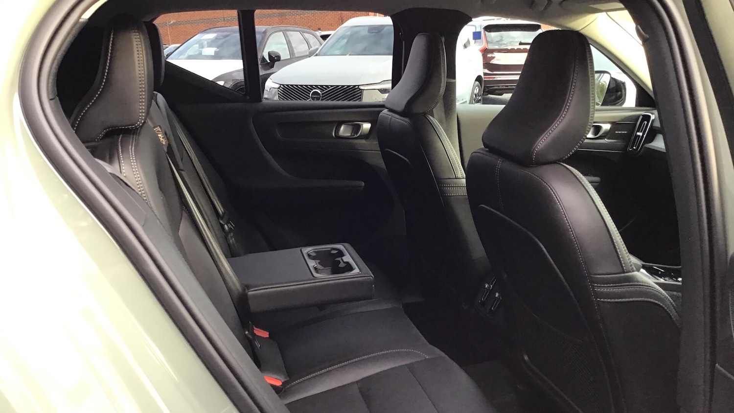 Used Volvo XC40 2024 for sale - 76620564: Photo 6