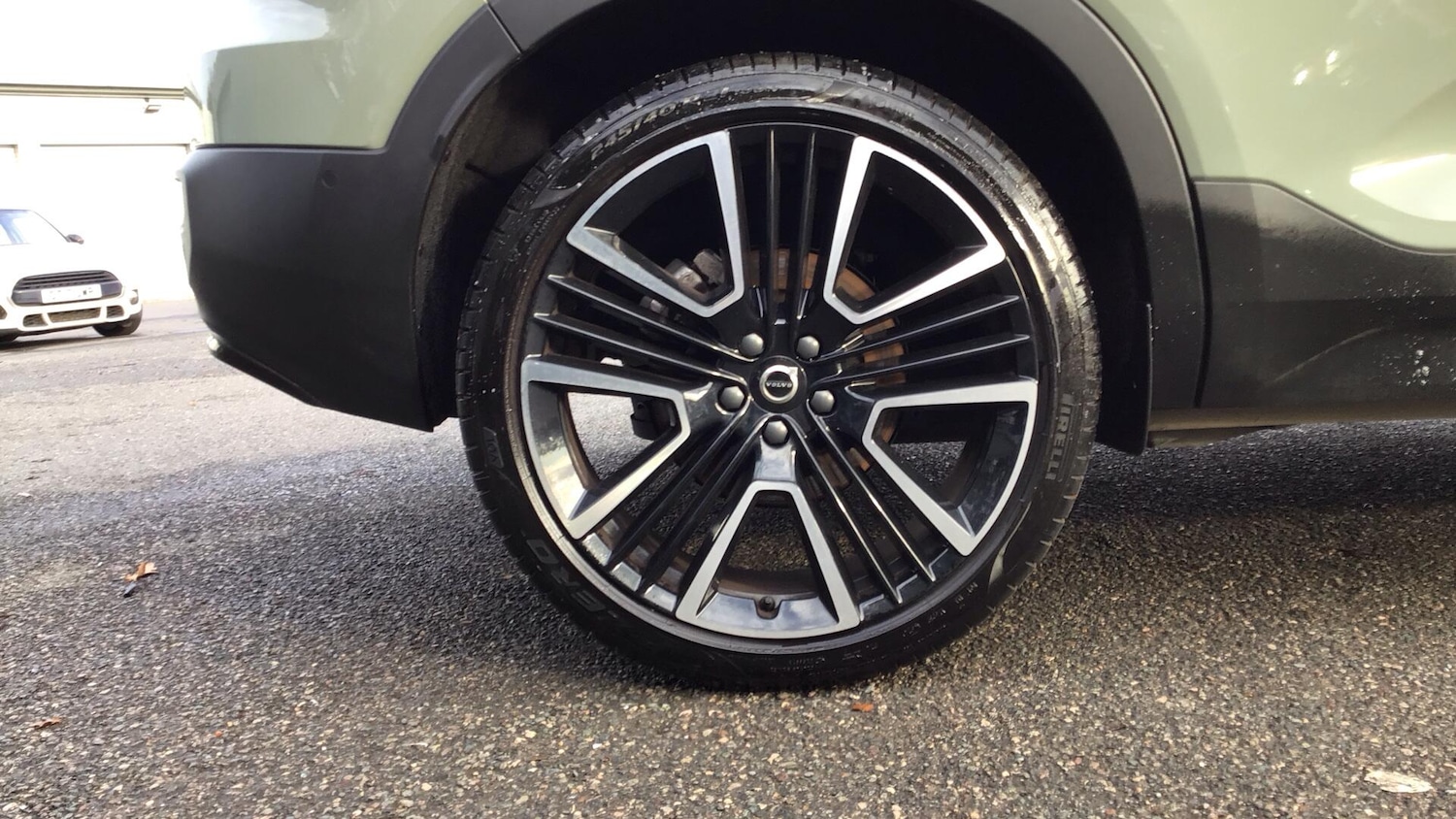 Used Volvo XC40 2024 for sale - 76620564: Photo 9