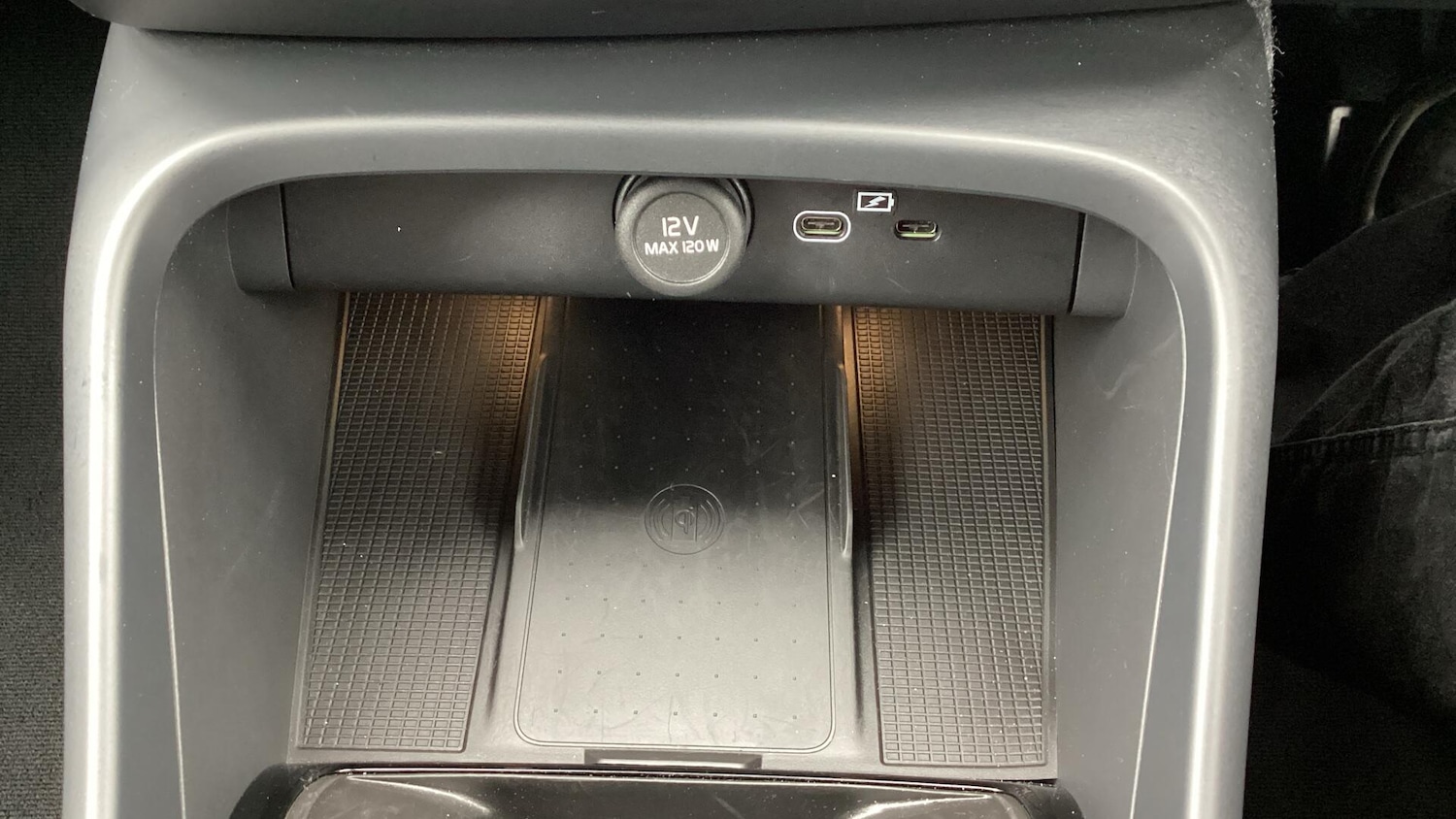 Used Volvo XC40 2025 for sale - 78203864: Photo 16