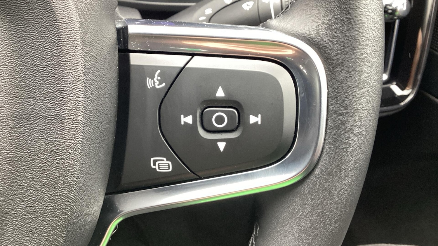 Used Volvo XC40 2025 for sale - 78203864: Photo 26