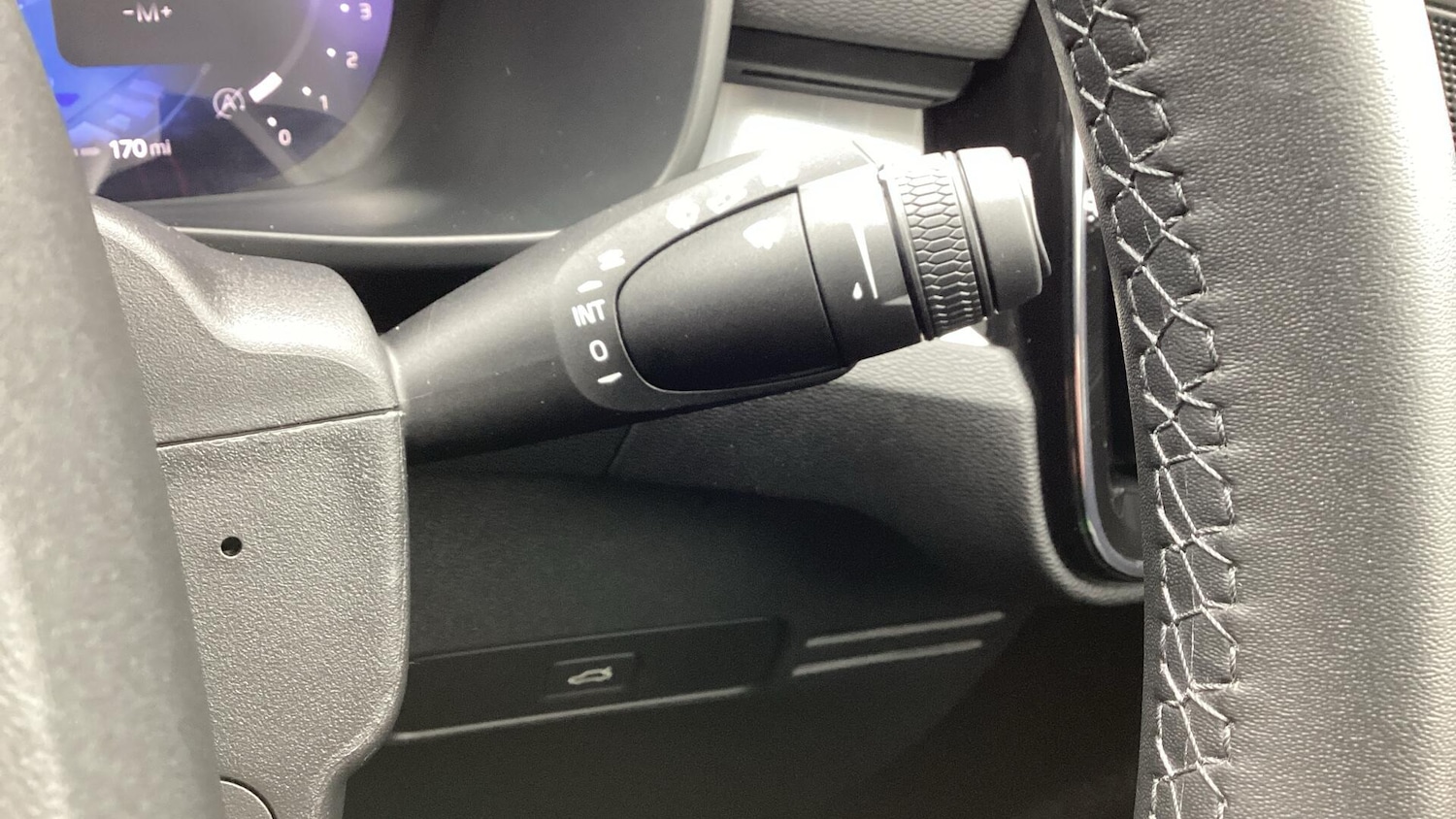 Used Volvo XC40 2025 for sale - 78203864: Photo 27