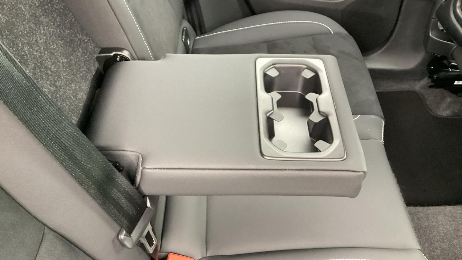 Used Volvo XC40 2025 for sale - 78203864: Photo 38