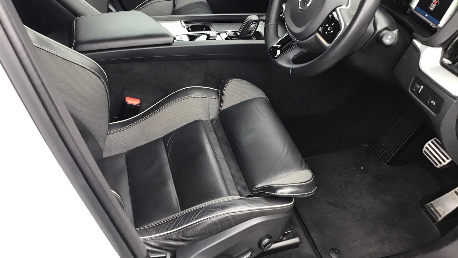 Used Volvo XC60 2022 for sale - 76440295: Photo 35