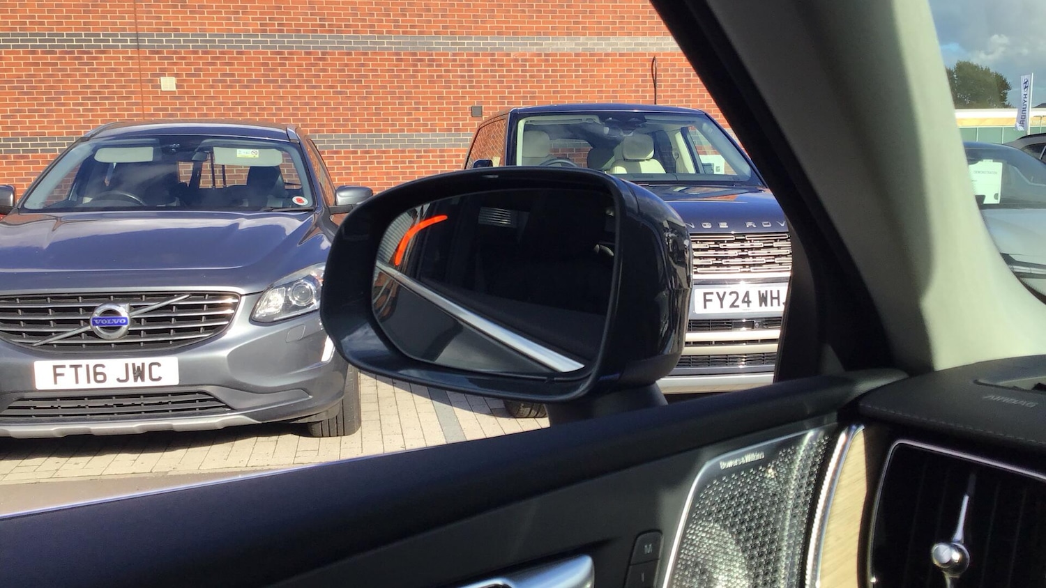 Used Volvo XC60 2025 for sale - 77330698: Photo 37