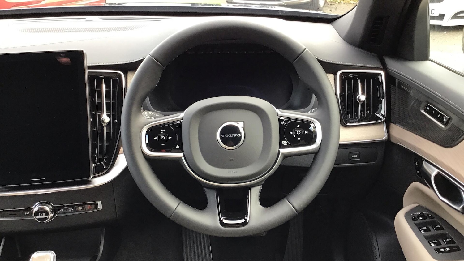 Used Volvo XC90 2025 for sale - 76485403: Photo 10