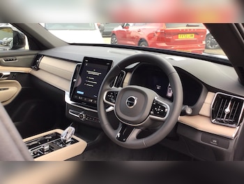 Used Volvo XC90 2025 for sale - 76485403: Photo