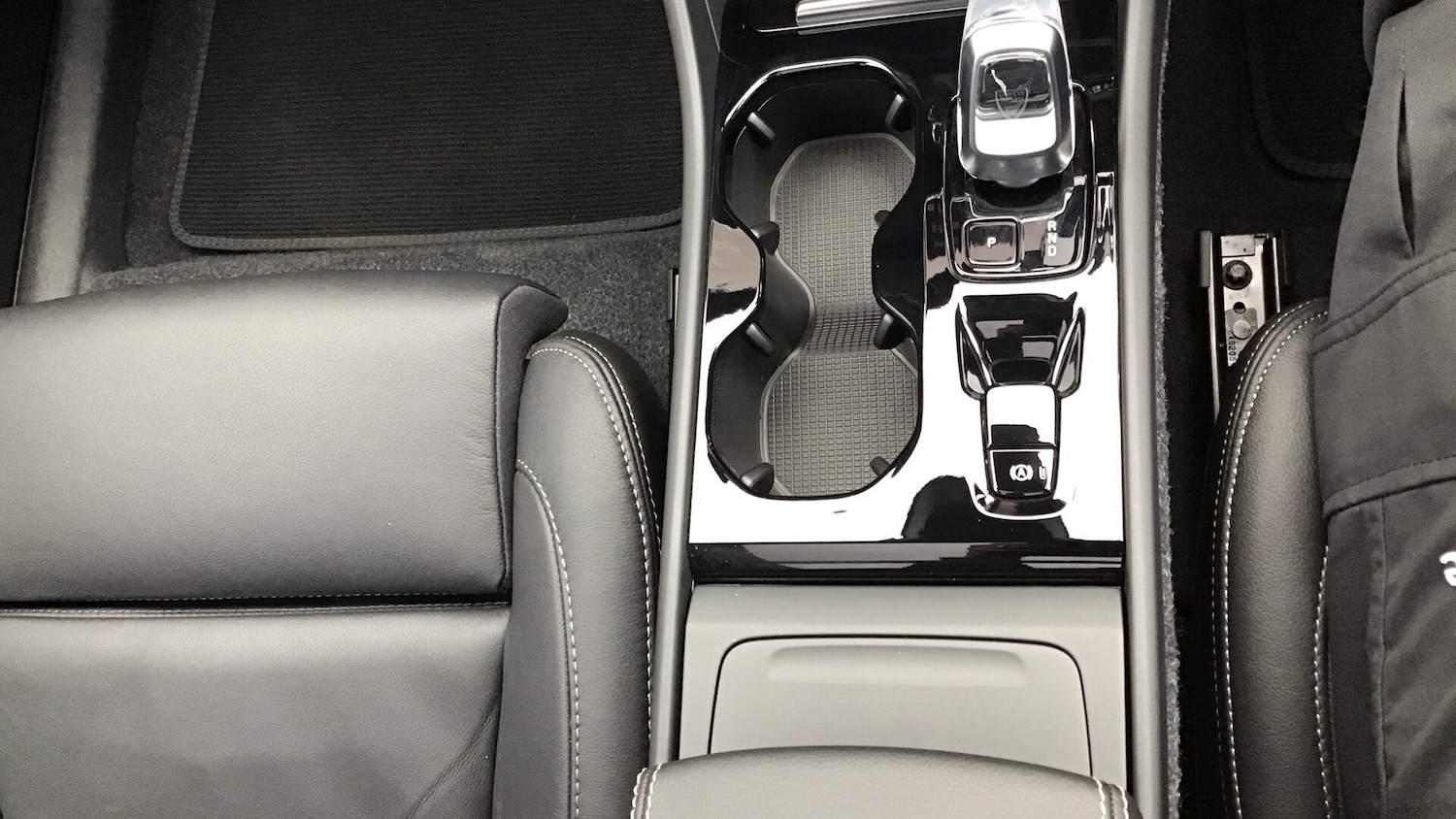 Used Volvo XC40 2024 for sale - 76645965: Photo 15