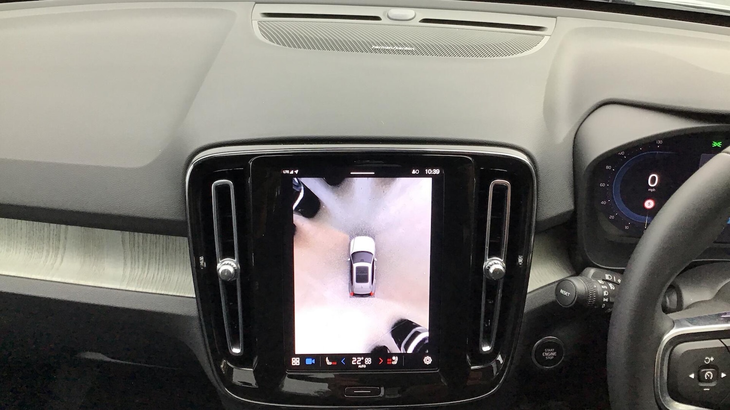 Used Volvo XC40 2024 for sale - 76645965: Photo 22