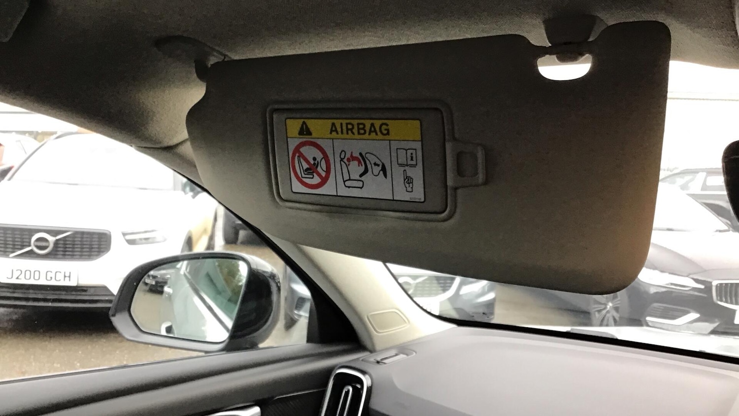 Used Volvo XC40 2024 for sale - 76645965: Photo 25