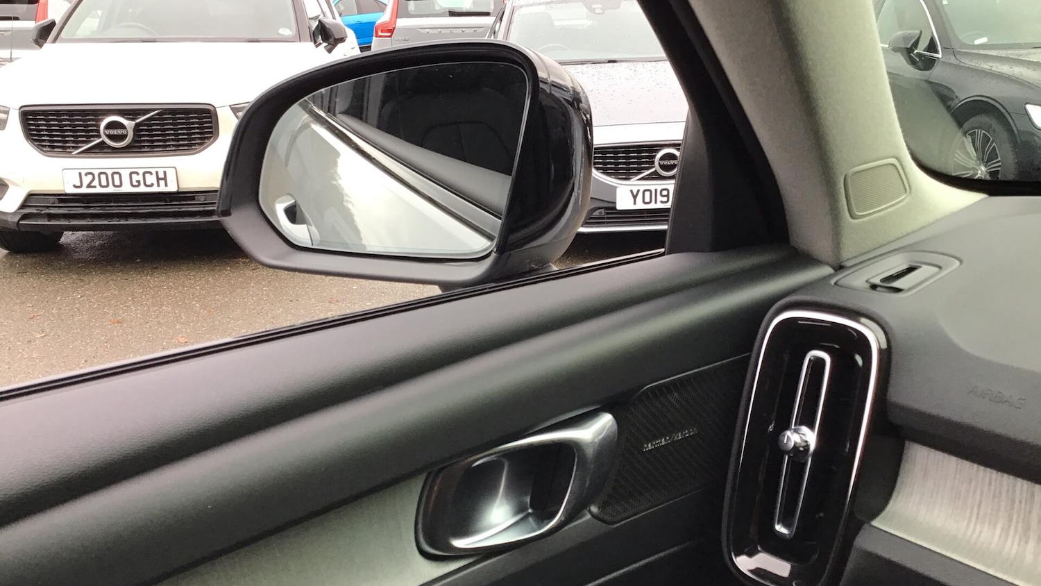 Used Volvo XC40 2024 for sale - 76645965: Photo 27