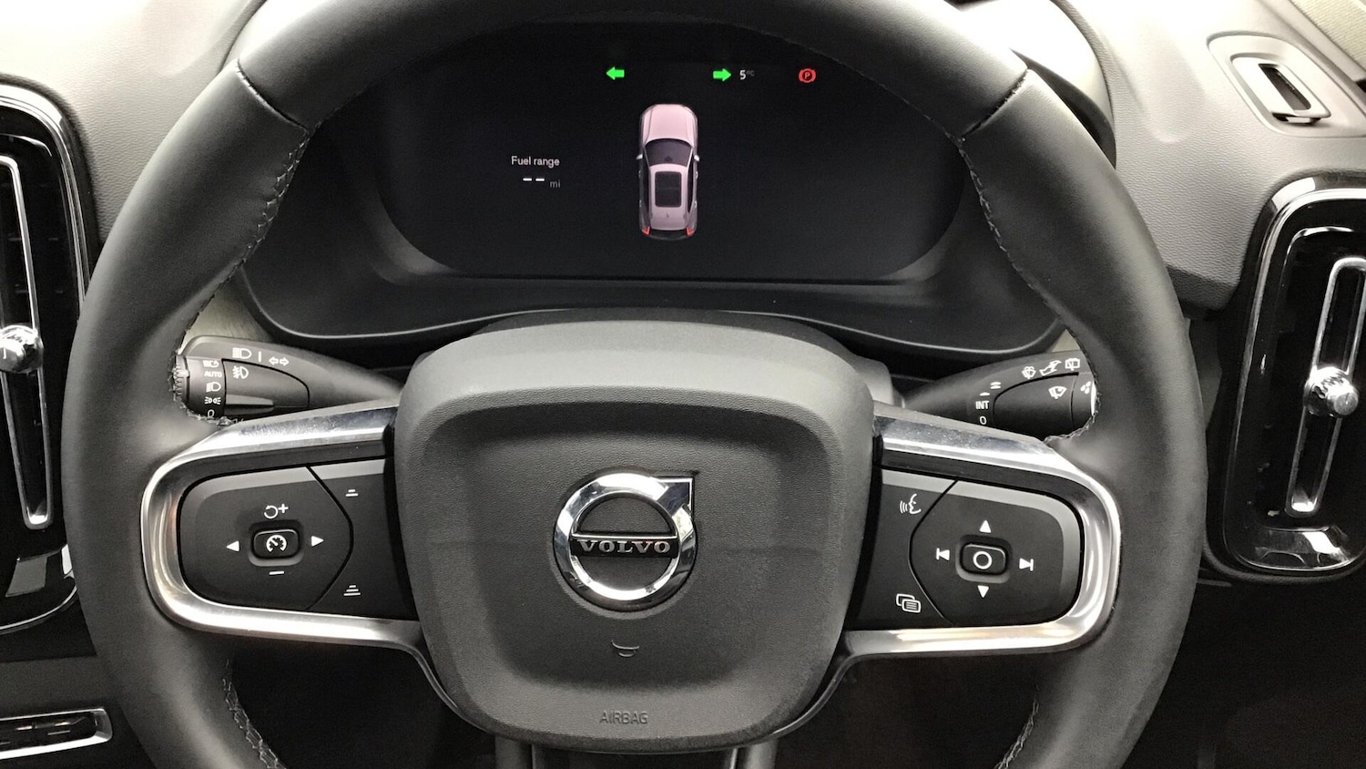 Used Volvo XC40 2024 for sale - 76645965: Photo 30