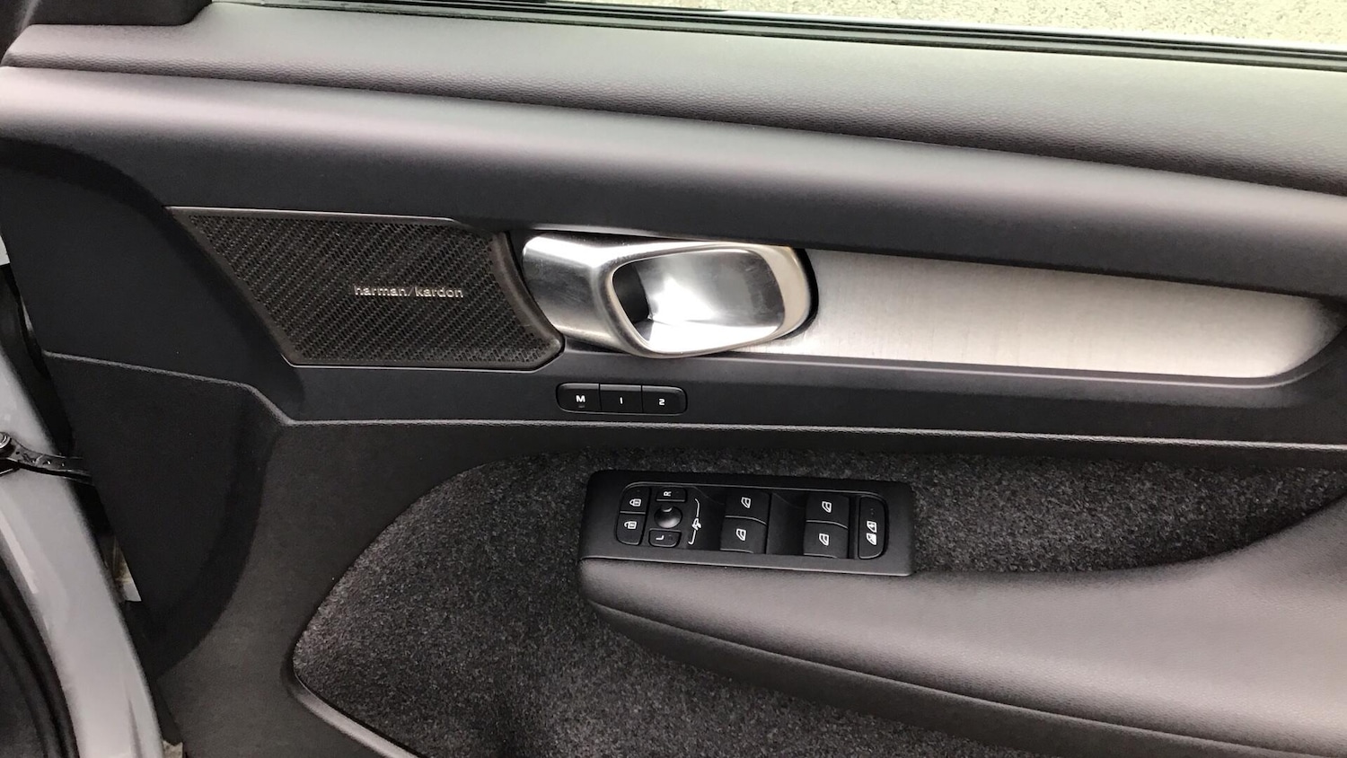 Used Volvo XC40 2024 for sale - 76645965: Photo 32