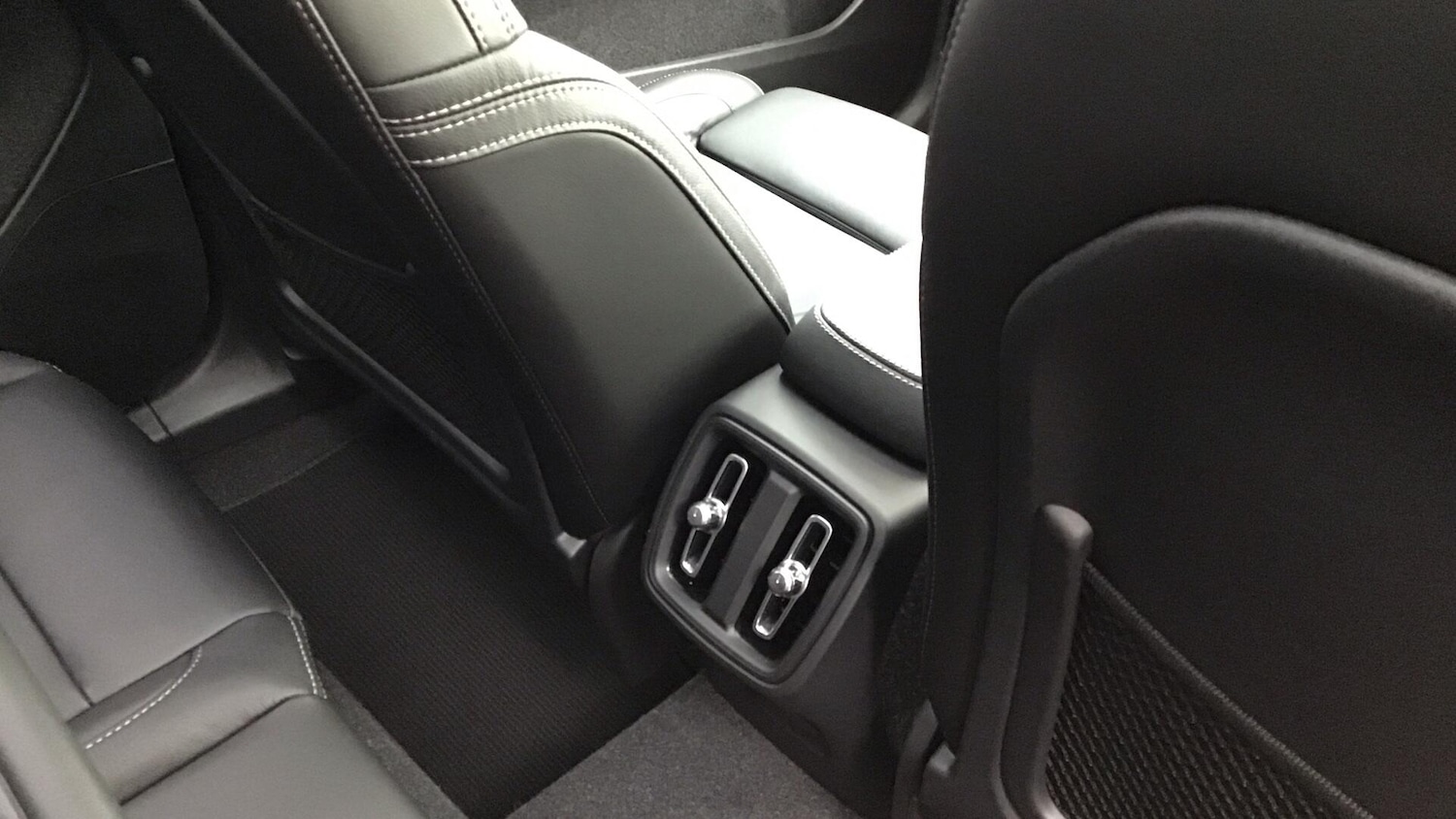 Used Volvo XC40 2024 for sale - 76645965: Photo 36