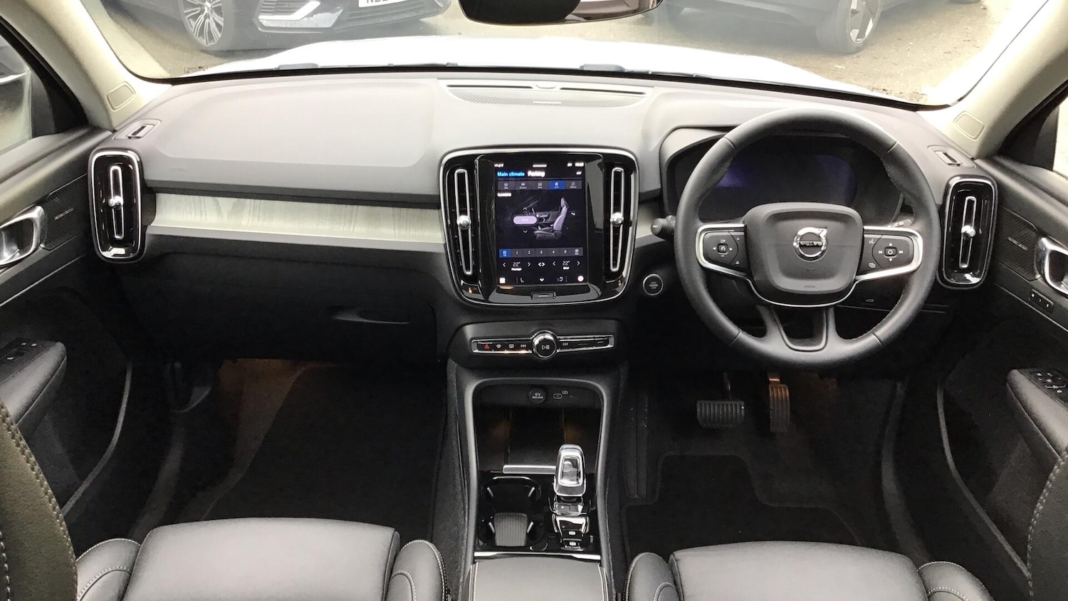 Used Volvo XC40 2024 for sale - 76645965: Photo 5