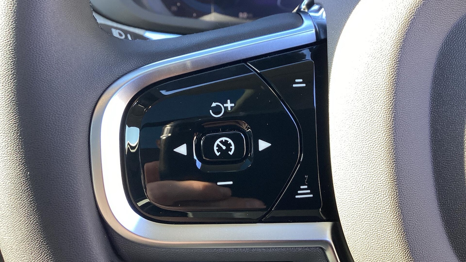 Used Volvo XC60 2025 for sale - 77119882: Photo 18