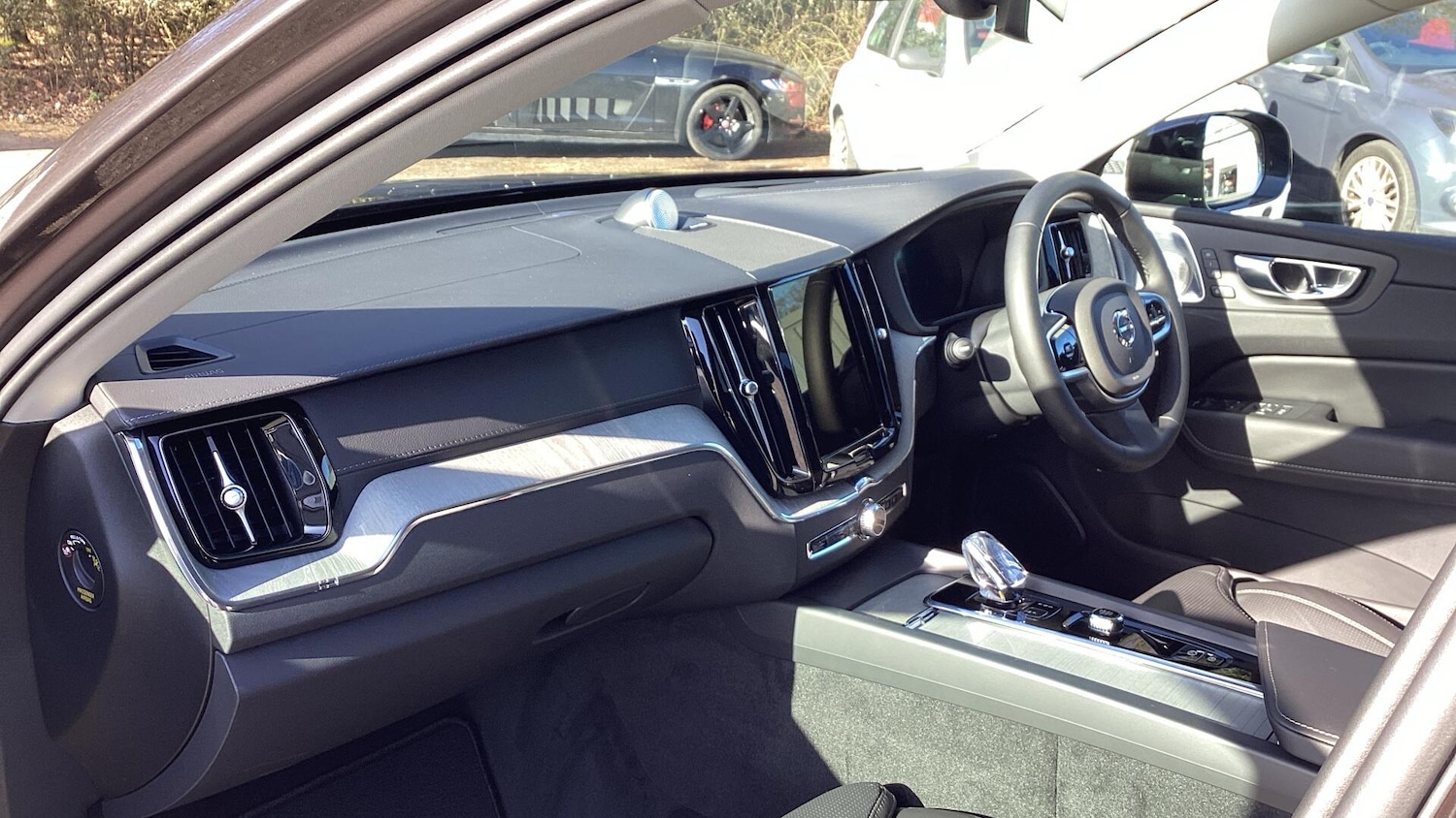 Used Volvo XC60 2025 for sale - 77119882: Photo 4