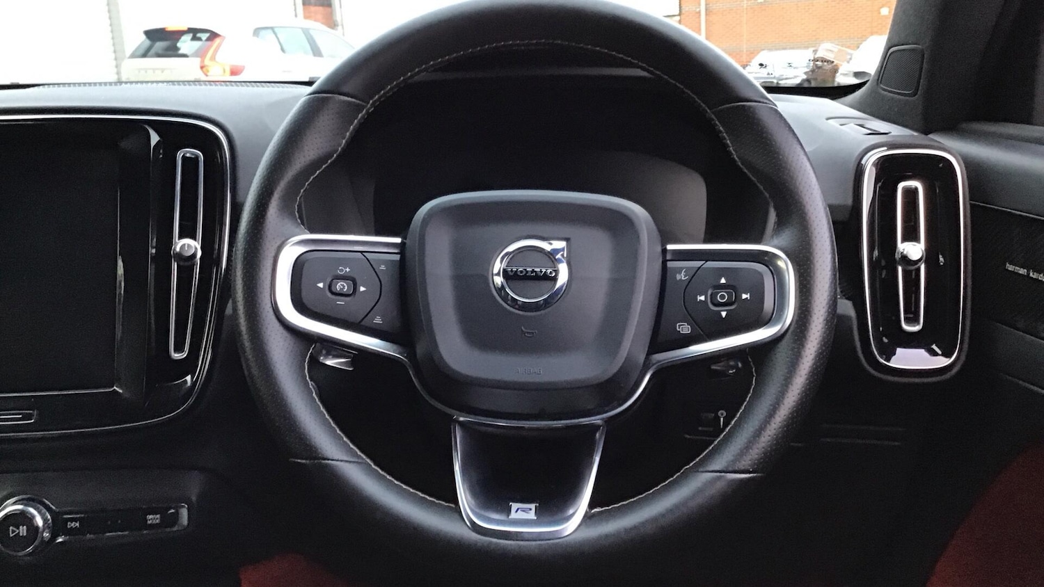 Used Volvo XC40 2018 for sale - 77253761: Photo 10