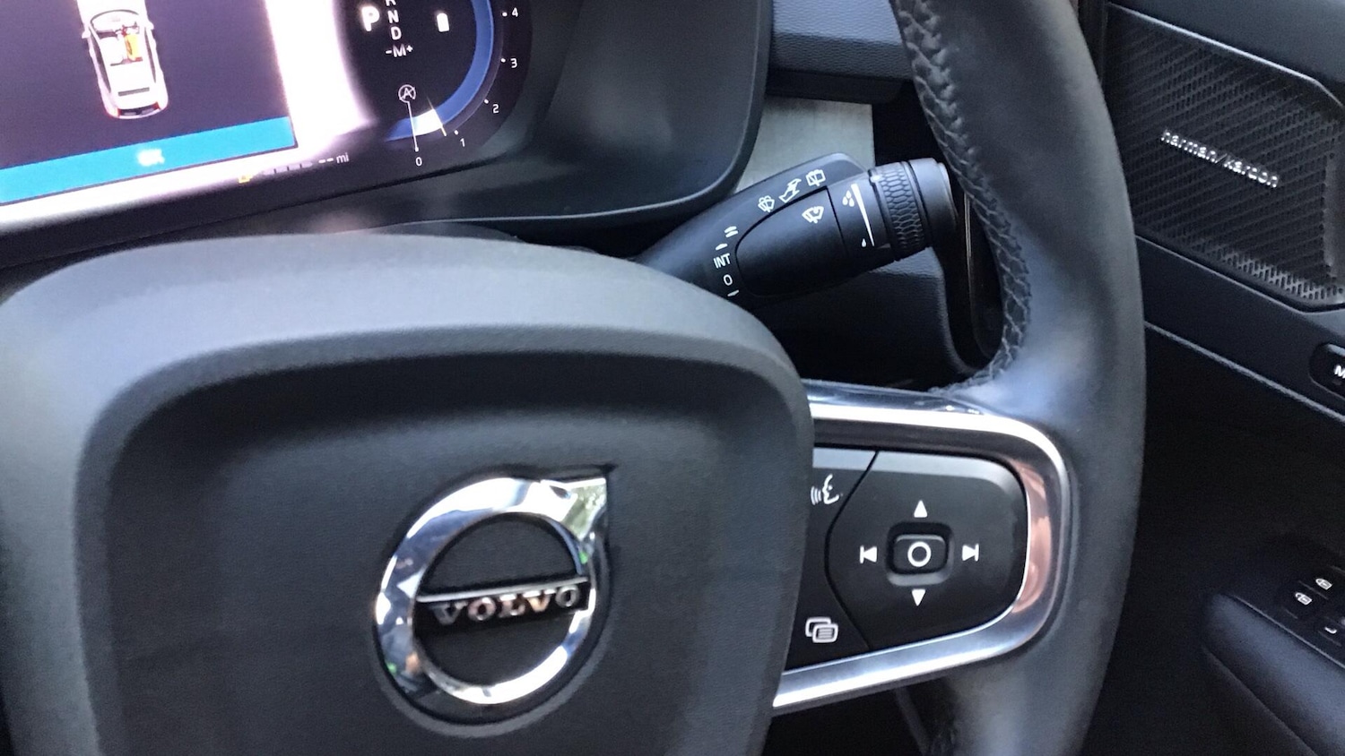 Used Volvo XC40 2024 for sale - 76701962: Photo 30