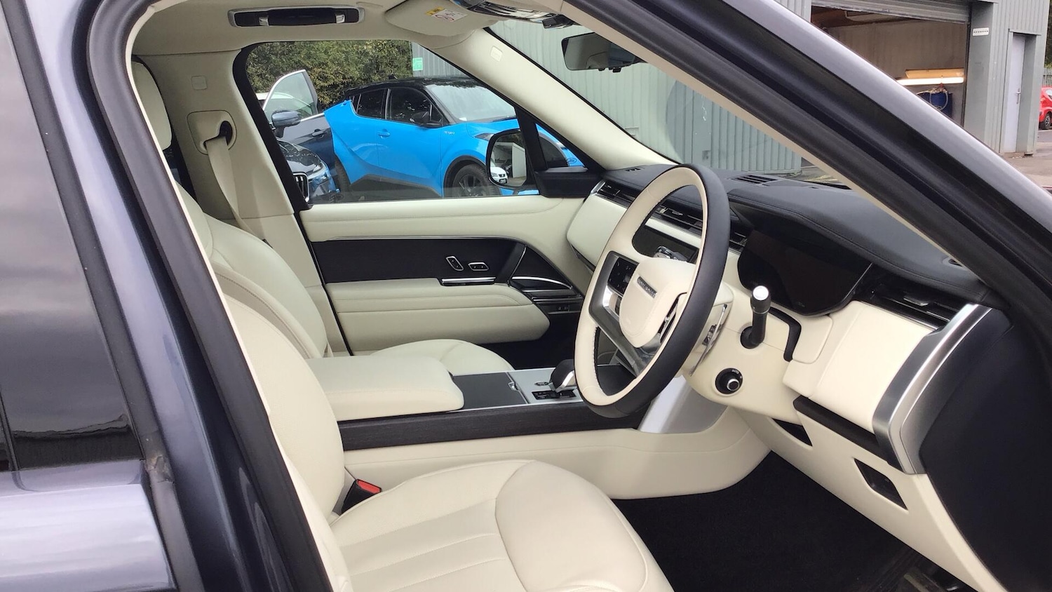 Used Land Rover Range Rover 2024 for sale - 76337445: Photo 4
